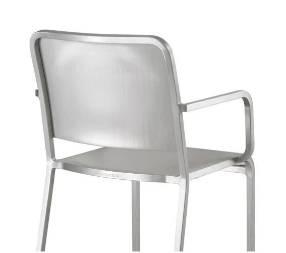 Sedia con braccioli Emeco 20-06