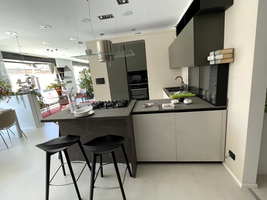 Cucina con penisola Scavolini DeLinea