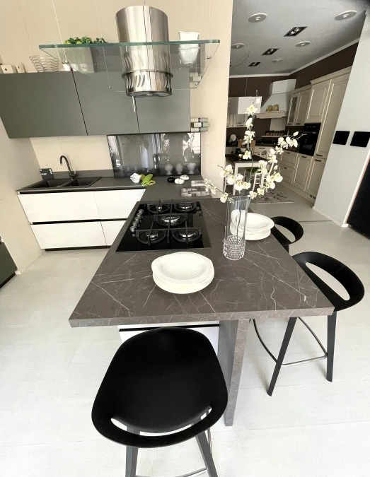 Cucina con penisola Scavolini DeLinea