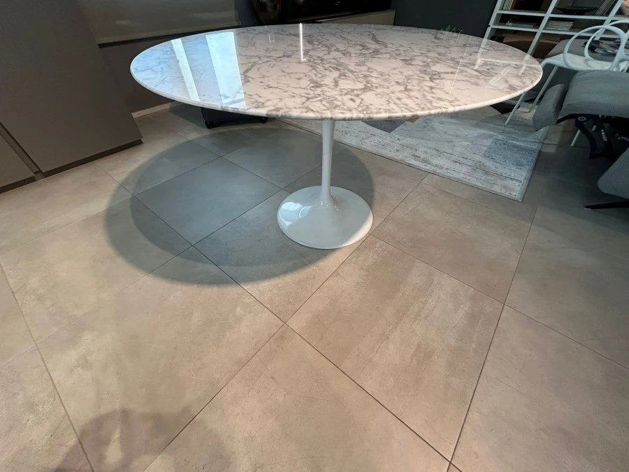 Tavolo rotondo Alivar Tulip riproduzione