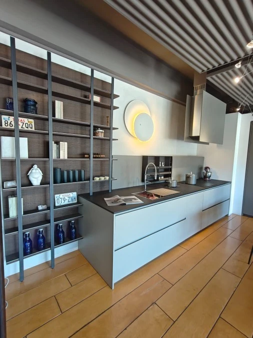Cucina Modulnova Light con gola