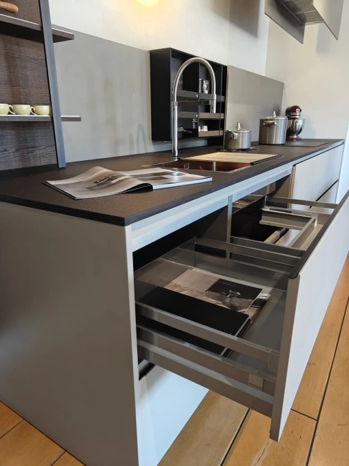 Cucina Modulnova Light con gola