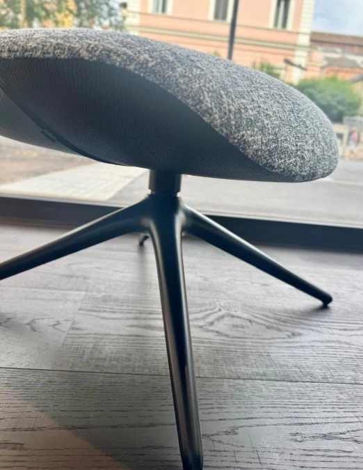 Poltrona con pouf Poliform mad joker