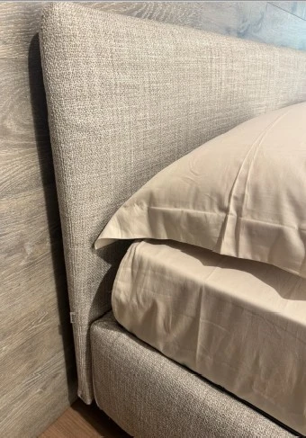 Letto matrimoniale con contenitore Flou notturno