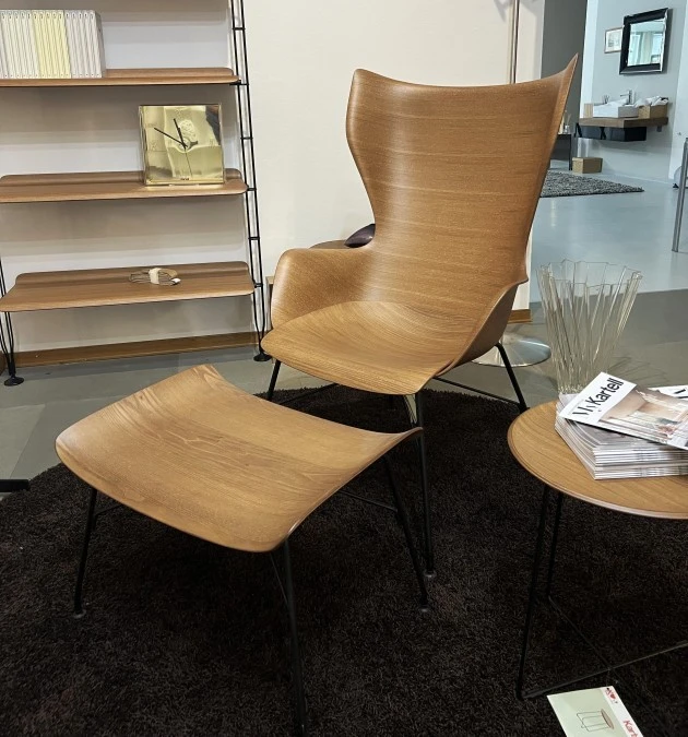 Poltrona con pouf Kartell K/WOOD