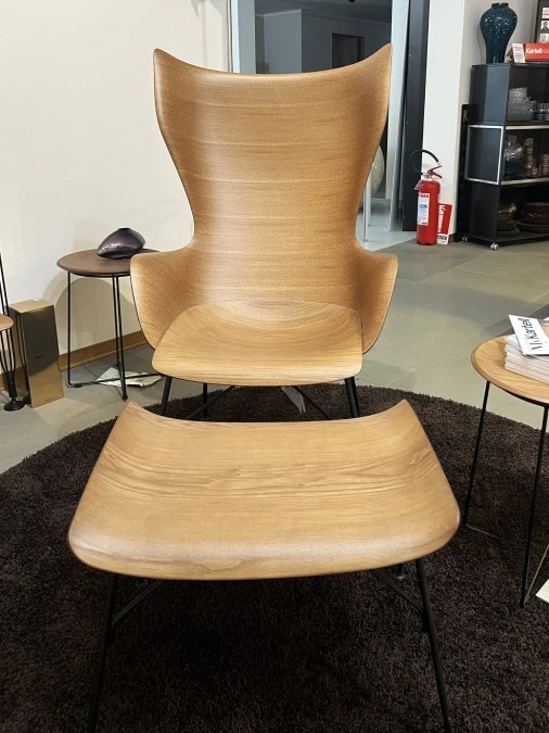 Poltrona con pouf Kartell K/WOOD