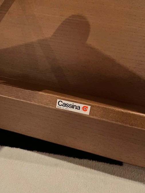 Tavolino ovale Cassina Sinbad dettaglio brand