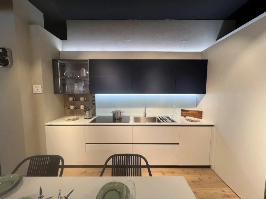 Cucina angolare Veneta Cucine Lounge SOFT laccato