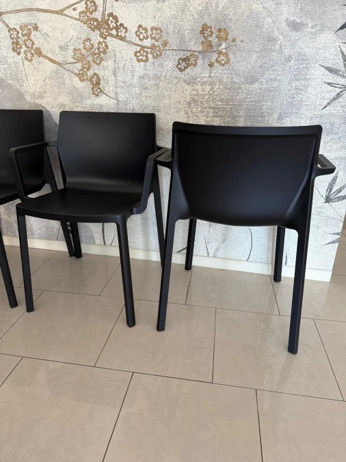 Sedia con braccioli Kristalia LP