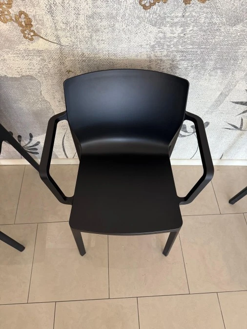 Sedia con braccioli Kristalia LP