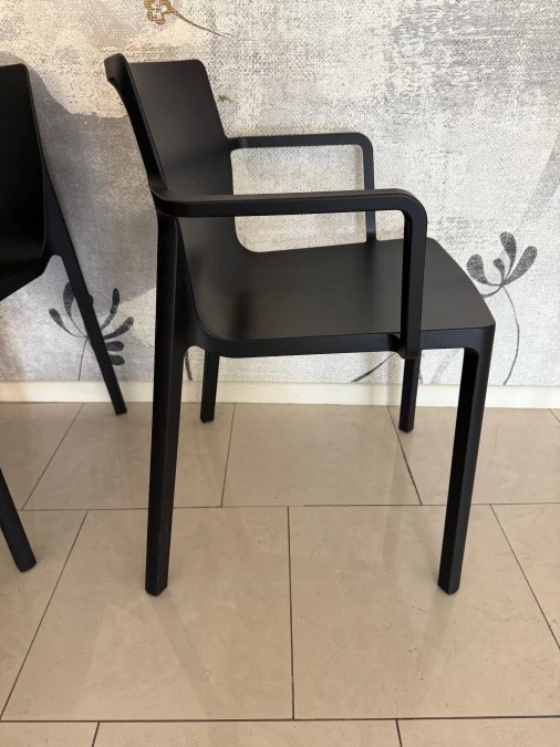 Sedia con braccioli Kristalia LP