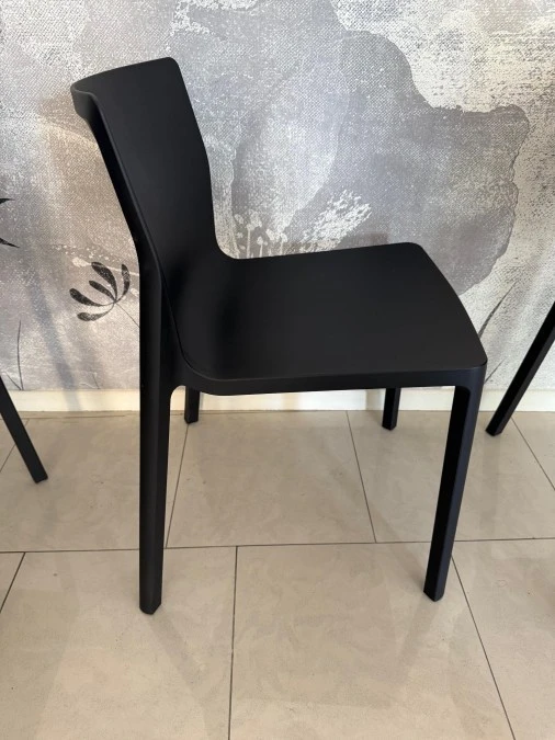 Sedia con braccioli Kristalia LP