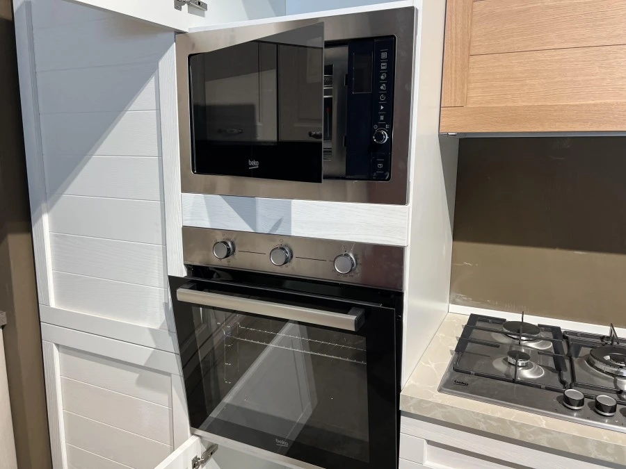 Cucina lineare Mobilturi Elsa - Pensili Rovere Miele