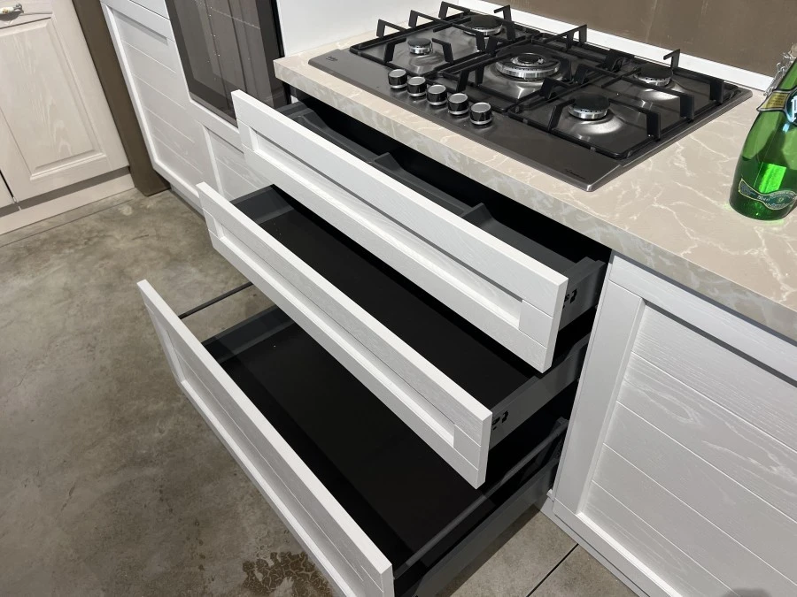 Cucina lineare Mobilturi Elsa - Pensili Rovere Miele