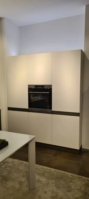Cucina angolare Veneta Cucine START PRESA - LIKE