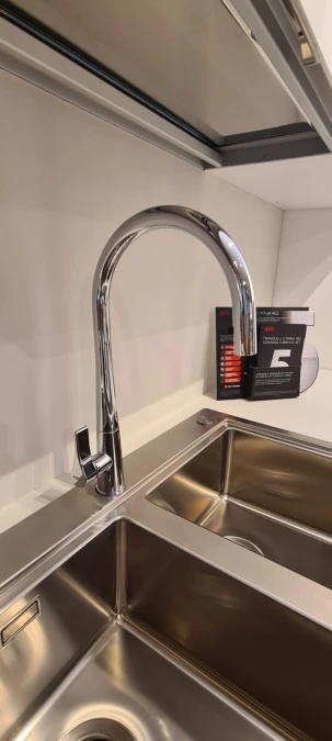 Cucina angolare Veneta Cucine START PRESA - LIKE