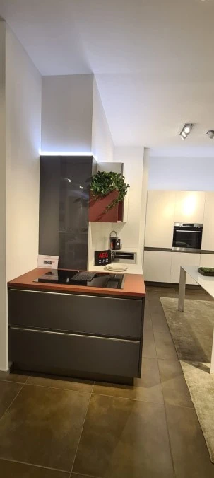 Cucina angolare Veneta Cucine START PRESA - LIKE