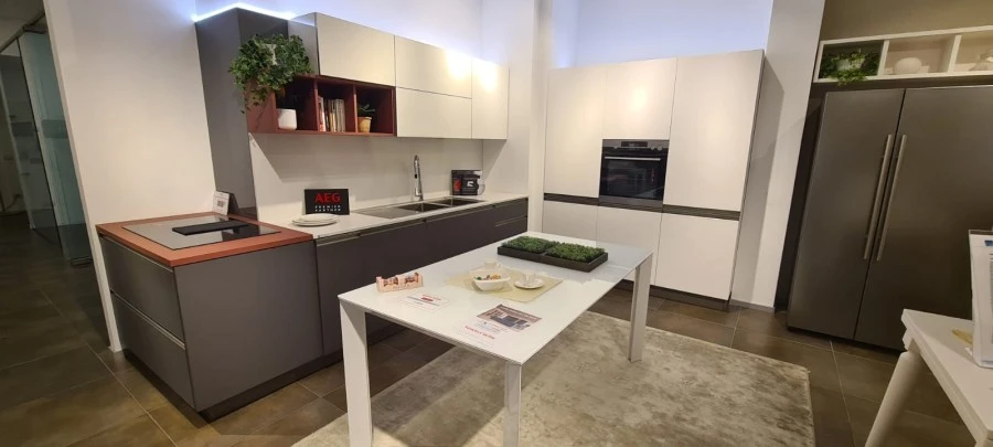 Cucina angolare Veneta Cucine START PRESA - LIKE