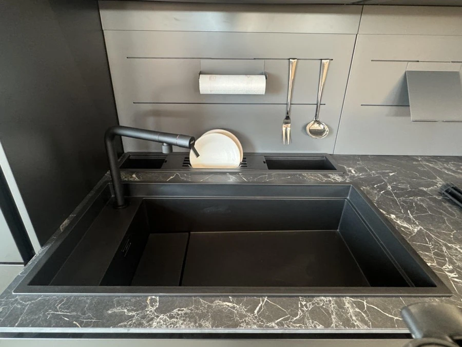 Cucina lineare Creo Kitchens Kyra Neck
