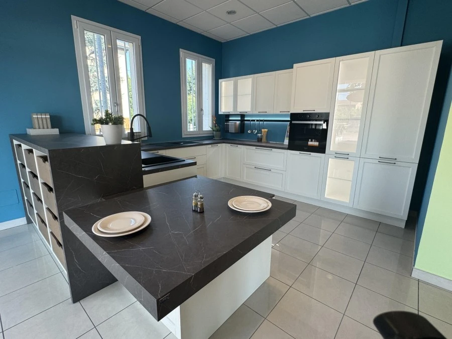 Cucina con penisola Creo Kitchens Contempo Bridge