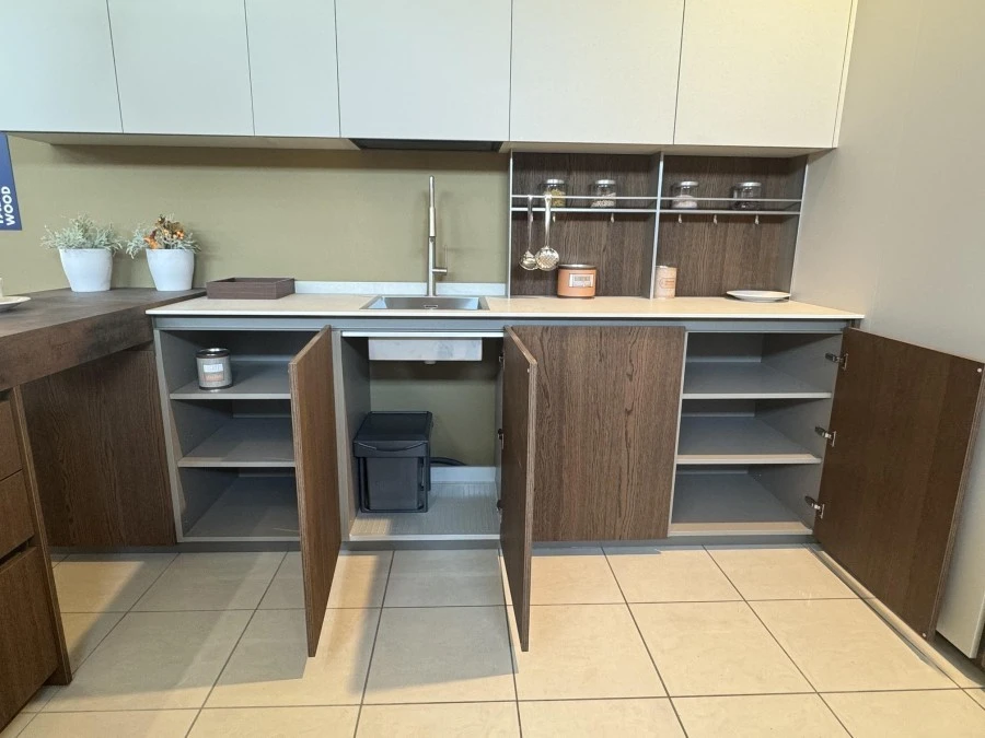 Cucina con penisola Creo Kitchens Tablet Neck Wood
