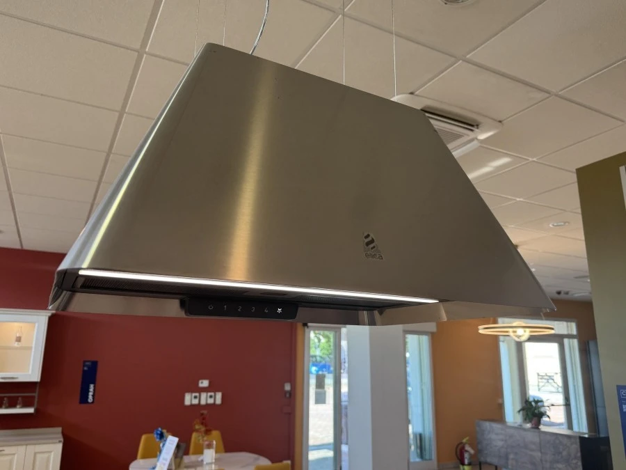 Cucina con penisola Creo Kitchens Tablet Neck Wood