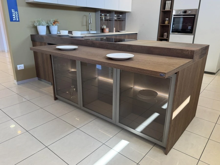 Cucina con penisola Creo Kitchens Tablet Neck Wood
