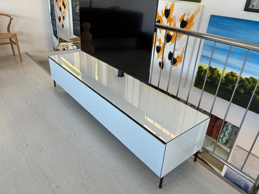Porta TV Spectral SCALA