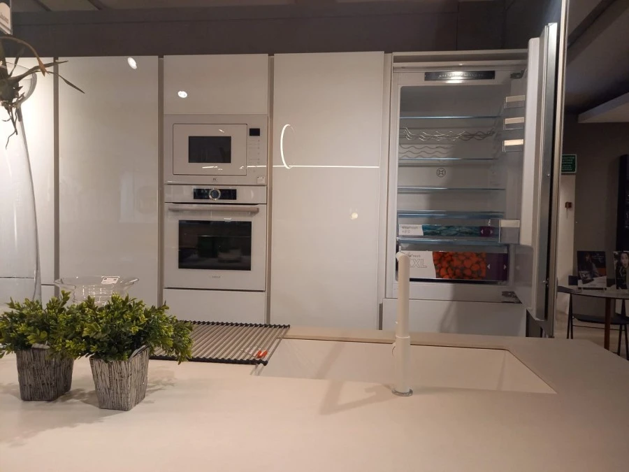 Cucina con Isola La Casa Moderna ALUTECH