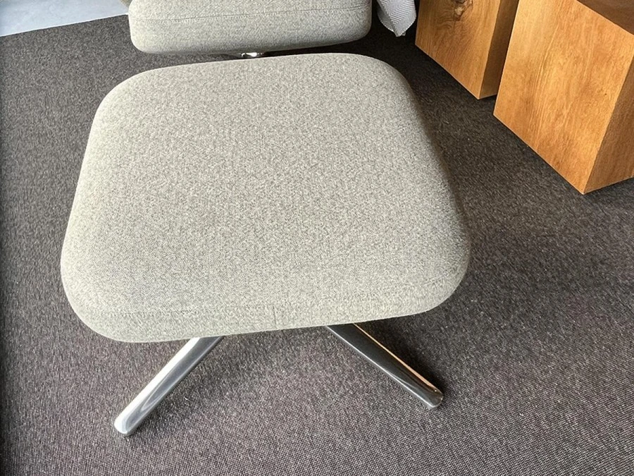 Poltrona con pouf Vitra Grand Repos & Ottoman