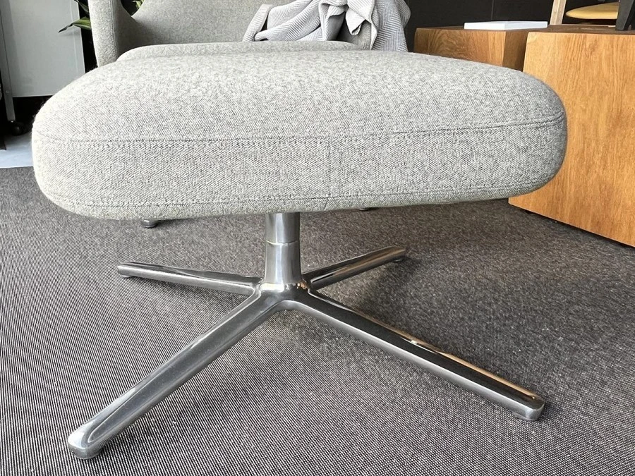 Poltrona con pouf Vitra Grand Repos & Ottoman