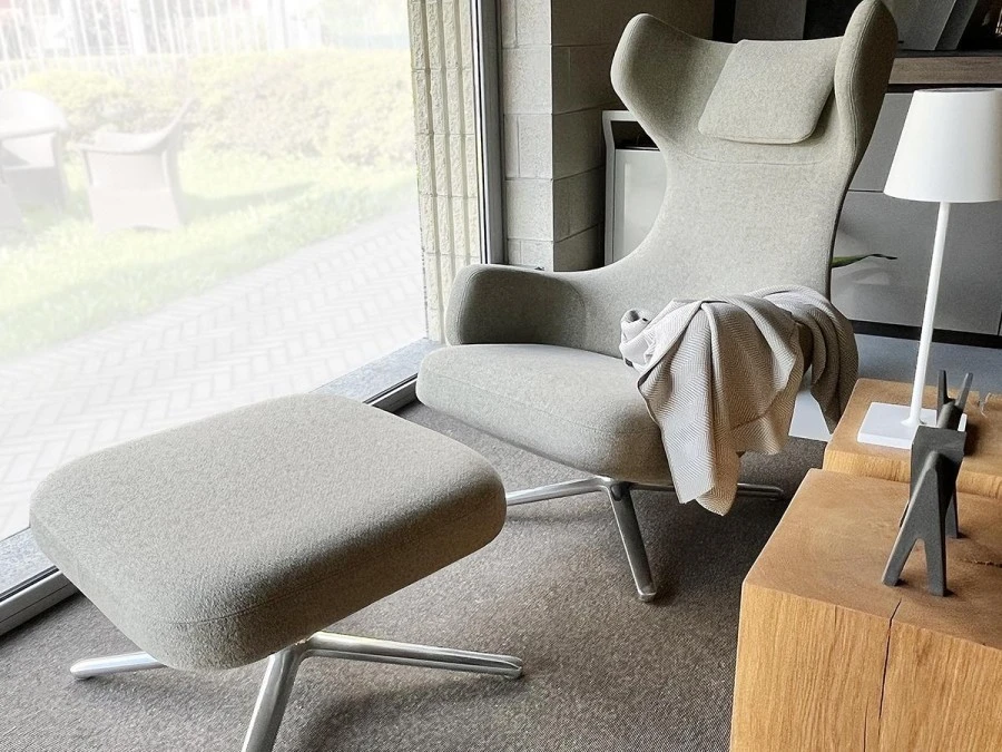 Poltrona con pouf Vitra Grand Repos & Ottoman