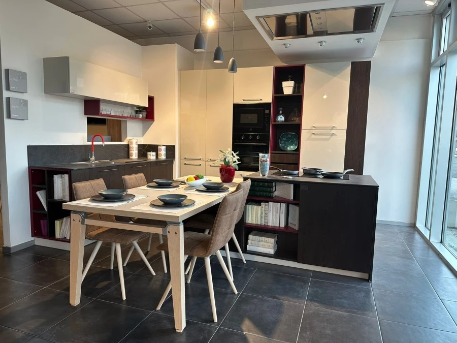 Cucina con Isola Schmidt Arcos e Strass