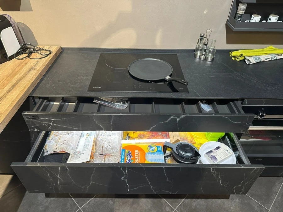 Cucina lineare Schmidt Arcos Mat e Loft