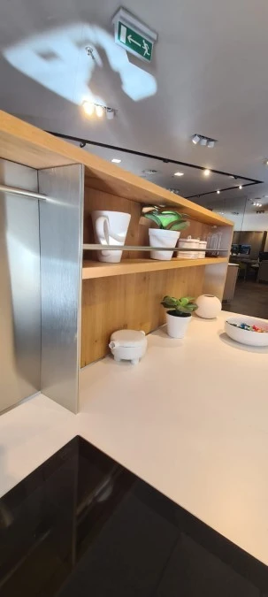 Cucina con Isola Veneta Cucine RIFLEX BIANCO OPACO