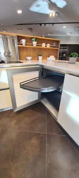 Cucina con Isola Veneta Cucine RIFLEX BIANCO OPACO