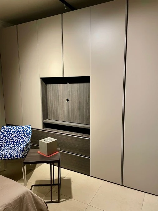 Armadio battente Novamobili Night Collection