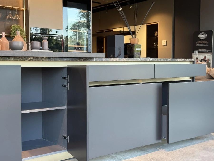 Cucina con Isola Arredo3 Time top Emperador