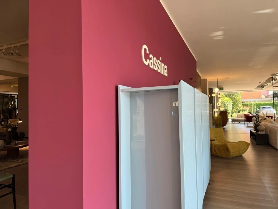 Madia Cassina Hayama Bar