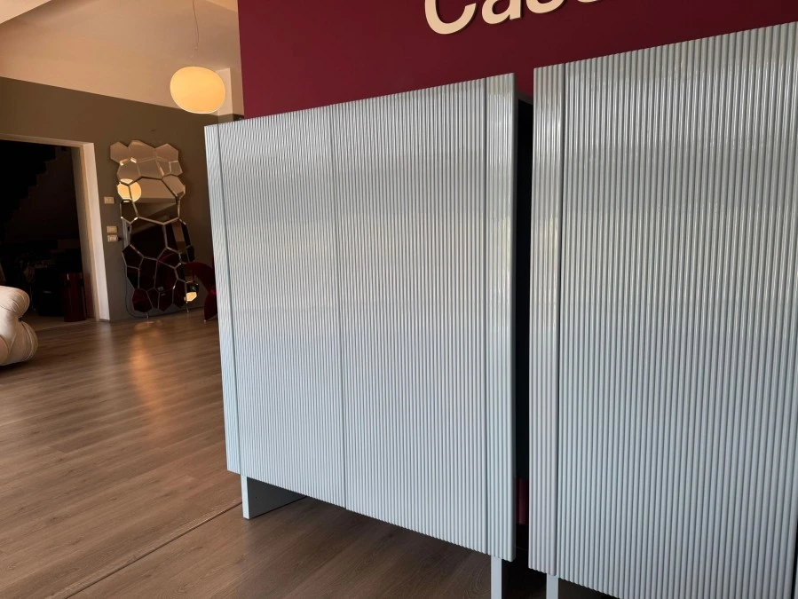 Madia Cassina Hayama Bar