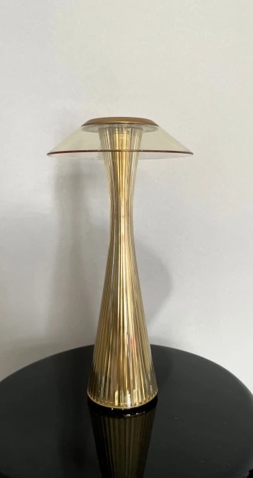 Lampada da tavolo Kartell Space indoor