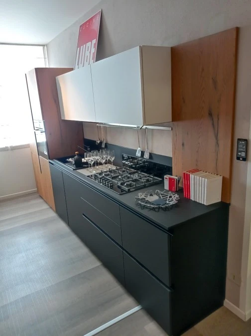 mod.' oltre lux '