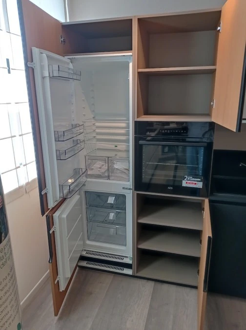 Colonna frigo combinato + forno multifunzione.