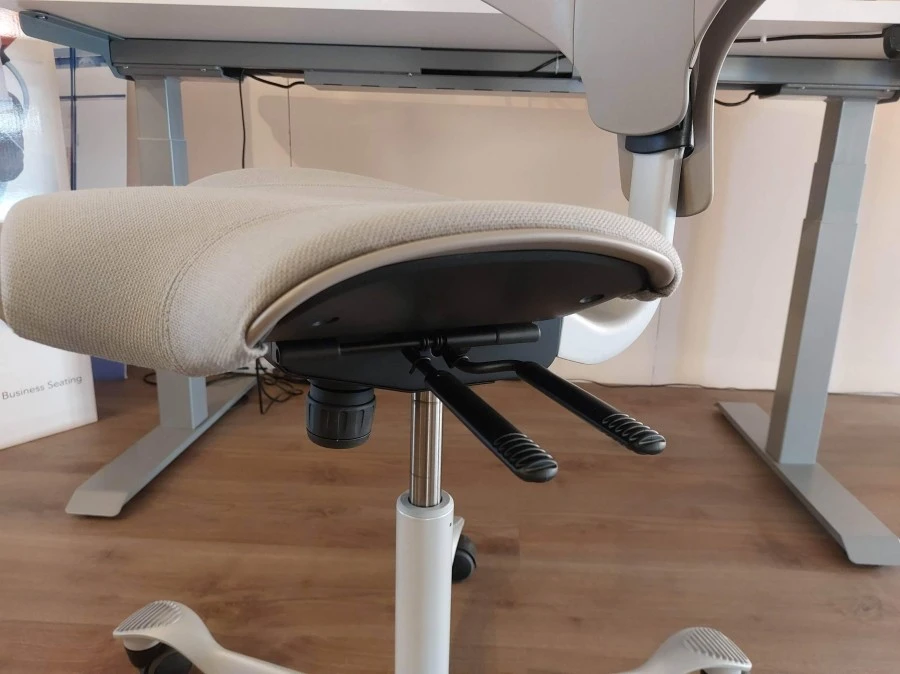 Sedia ufficio Hag Capisco Puls 8020