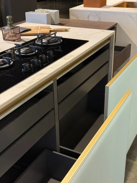 Cucina con Isola Arredo3 Glass cannettato