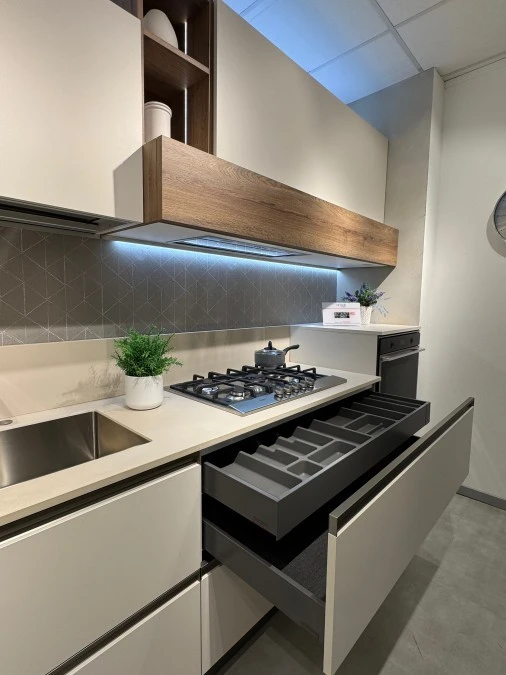 Cucina lineare Veneta Cucine Start Time Presa