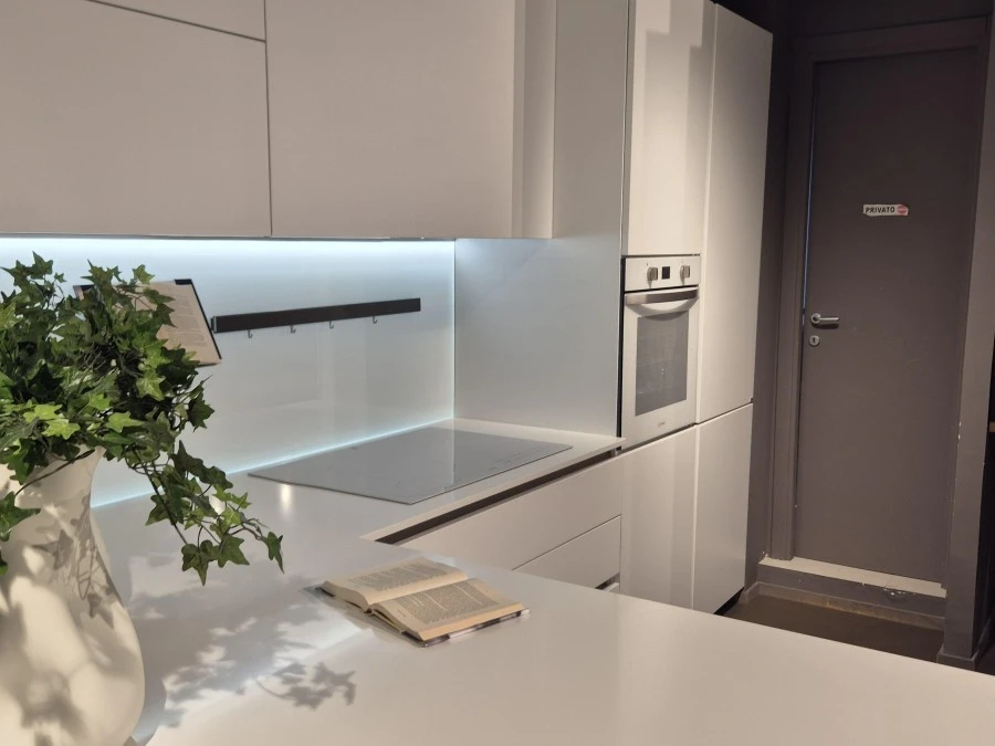 Cucina con penisola Aran cucine Lab 13 Plana Bianco