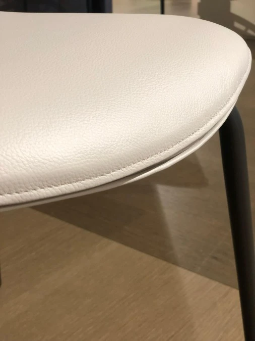 Poltroncina Poltrona Frau Montera Mas