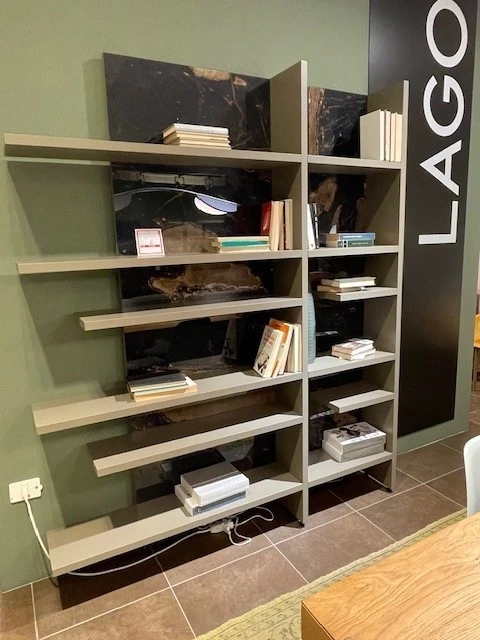 Libreria Lago PENTAGRAM