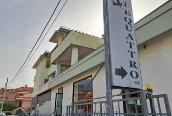 foto negozio F4 Arredamenti